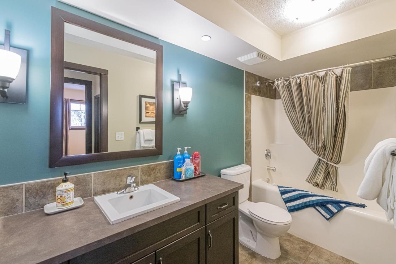 Copperstone Resort - Mountain View 2 Bedroom Condo Канмор Екстериор снимка