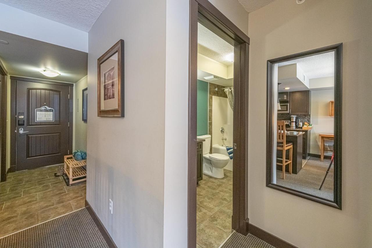Copperstone Resort - Mountain View 2 Bedroom Condo Канмор Екстериор снимка